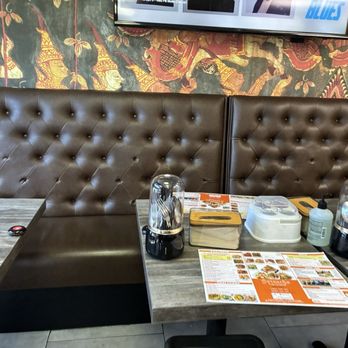 Sriracha Thai Restaurant - Thai Near Me - Carson, California Sriracha Thai Restaurant - Thai Near Me - Carson, California