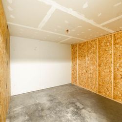 Mini Mall Storage - North Calgary