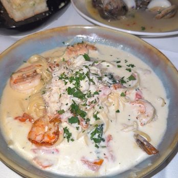 Skates On The Bay - Seafood Near Me - Berkeley, California Skates On The Bay - Seafood Near Me - Berkeley, California