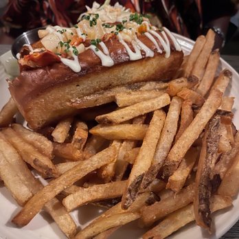 Scales - Lobster roll - Seafood Near Me - Portland, Maine
