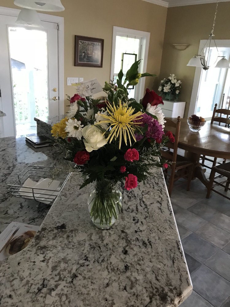 BROWN’S FLOWER SHOP Updated May 2024 308 Highway 158 E, Littleton