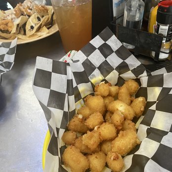 Hook’d Pier Bar & Grill - Cheese curds - New American Near Me - Panama City Beach, Florida