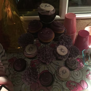 Half Baked Co - I paid $200+ for 40 cupcakes that were not cute or good! Plus $20 or 30 delivery fee!!. - Bakeries Near Me - Burbank, California