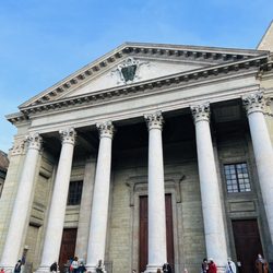 Keytours  - St. Pierre Cathedral