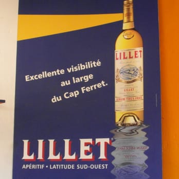 Maison du Lillet - Sur les murs chez Lillet les vieilles affiches - Beer, Wine & Spirits Near Me - Podensac, 33