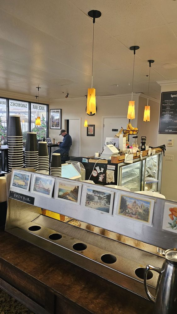 Cafe Mia Brew Bar & Bistro
