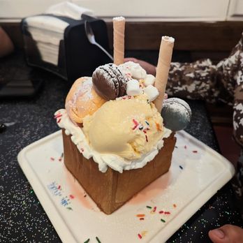 Snowflake Tea House - Macaron toast - Desserts Near Me - Duluth, Georgia