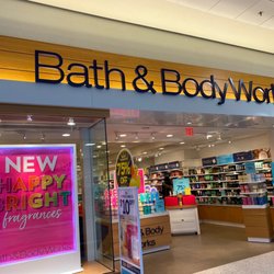 Bath & Body Works - Front of store