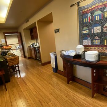 Larkspur Landing Campbell - Very nice breakfast area with all various breakfast options. - Hotels Near Me - Campbell, California