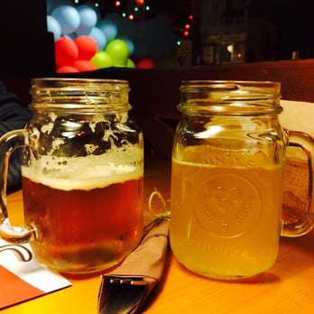 Ribs - Cervezas en jarra-tarro muy de moda - American Near Me - Sagunto, V