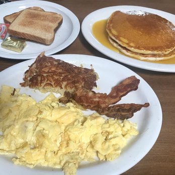 Pancake Republic - Mango pancakes with scrambled eggs, bacon, and hash browns. - Breakfast & Brunch Near Me - Rosarito, BCN