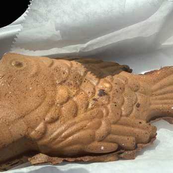 Sweet Stop - Fish waffle/taiyaki wish it's got red bean filling, it only came with whipped cream - Desserts Near Me - Geneva, Illinois