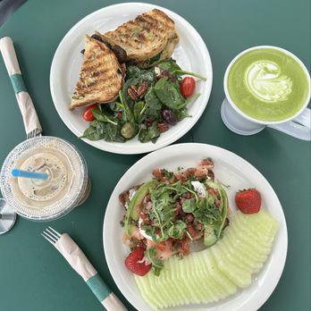 Urth Caffe - Smoked Salmon Plate, Vegan Panini Portabella - Coffee & Tea Near Me - Henderson, Nevada