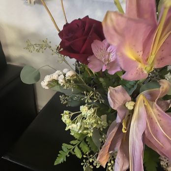Royal Florist - Dead flowers - Florists Near Me - Sacramento, California Royal Florist - Dead flowers - Florists Near Me - Sacramento, California