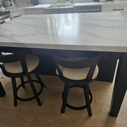 Mario Stone - Kitchen Island in MSI Quartz with 2 inch miters