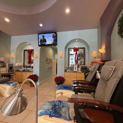 Elegant Nails & Spa - Six chairs on the east side