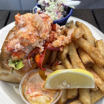 Boston Sail Loft - Lobster roll (butter) - Bars Near Me - Boston, Massachusetts