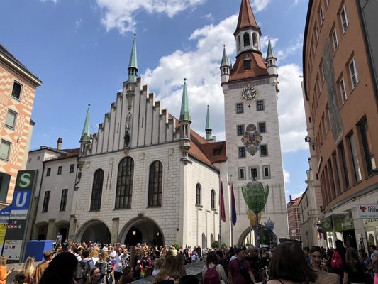 Viktualienmarkt by null