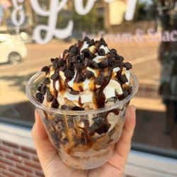 Scoops and Loops - Build-your-own Sundae