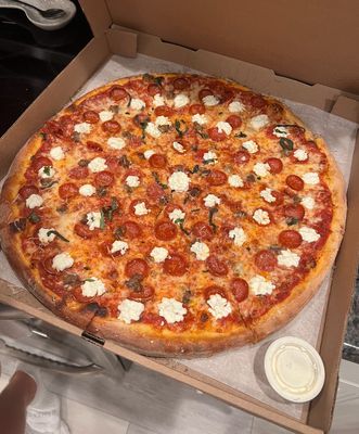 Leonardi's Pizza by null
