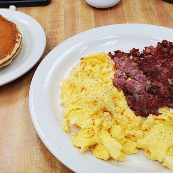 The Original Pancake House - Corned beef hash with eggs and pancakes - Pancakes Near Me - Savannah, Georgia The Original Pancake House - Corned beef hash with eggs and pancakes - Pancakes Near Me - Savannah, Georgia