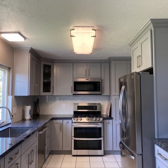 Mmm Kitchen & Flooring - Love my new kitchen! Bu-bye 1960's white tile.  Many thanks to Mike and his amazing crew!! - Flooring Near Me - Placentia, California
