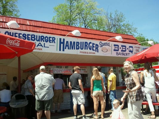 Lou's Drive-In by null