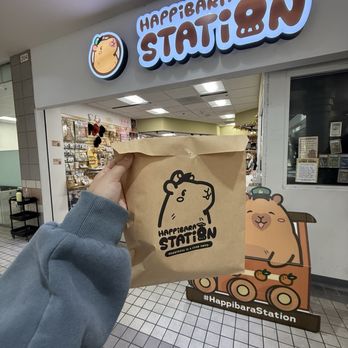 Happibara Station - front of store - Gift Shops Near Me - Los Angeles, California