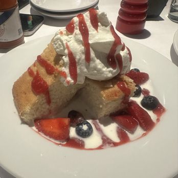Doc B's Restaurant + Bar - tres leches cake - Bars Near Me - Indianapolis, Indiana