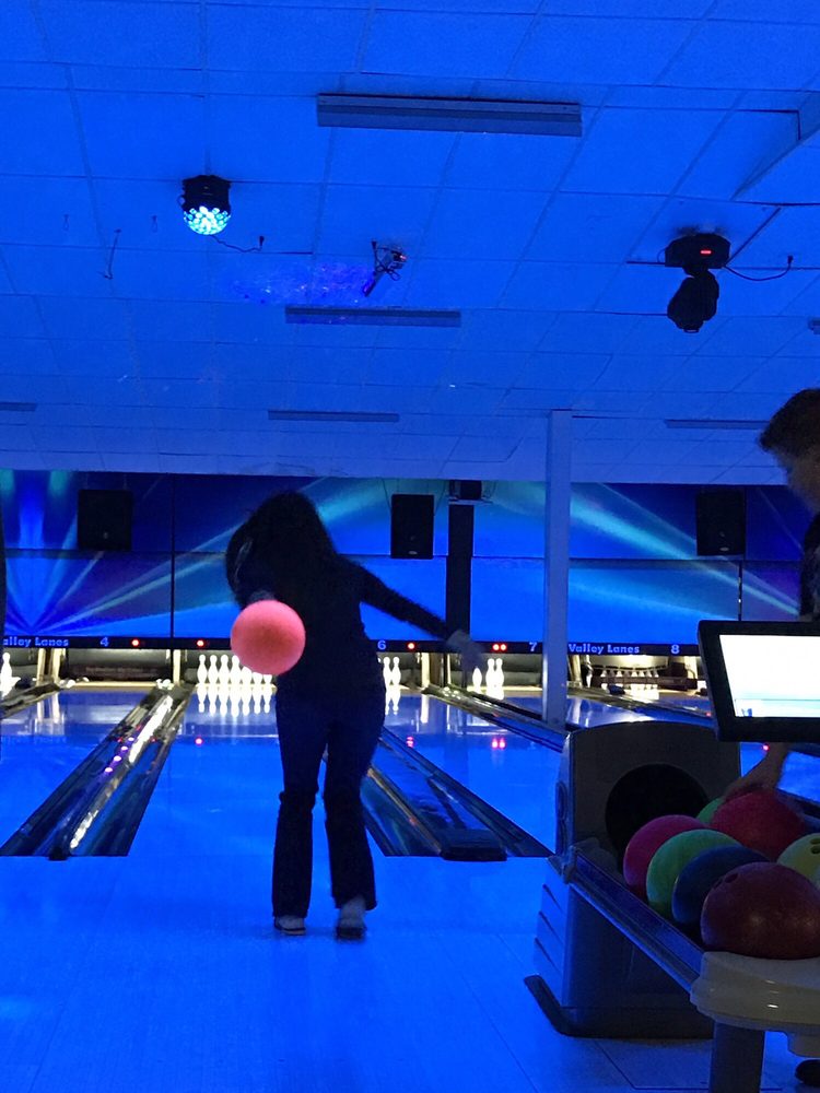 VALLEY LANES Updated August 2024 15 Photos & 29 Reviews 3106 S