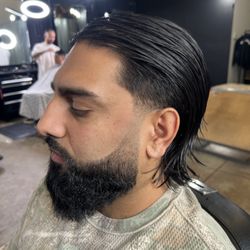 The Head Shop - Taper with faded beard. Barber: Martin