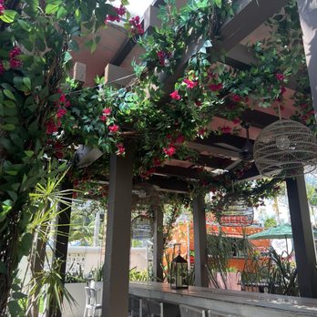 Sufrat Mediterranean Grill - Ambiance - Mediterranean Near Me - Miami, Florida