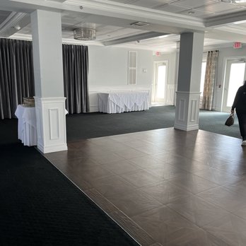 Danfords - Rental room - Hotels Near Me - Port Jefferson, New York