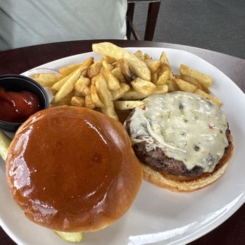 Wayfinder - Classic Cheeseburger - American Near Me - Estes Park, Colorado Wayfinder - Classic Cheeseburger - American Near Me - Estes Park, Colorado
