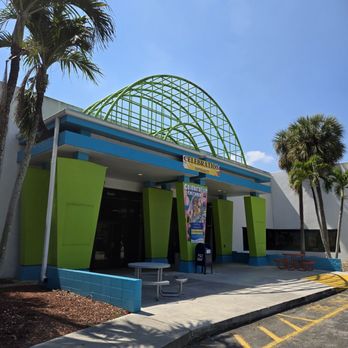 Festival Marketplace - Men's Clothing Near Me - Pompano Beach, Florida
