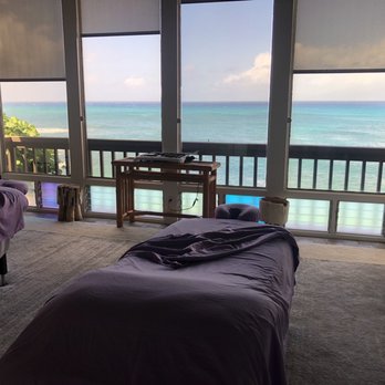 Blue Moon Massage Hale - Reflexology Near Me - Lahaina, Hawaii
