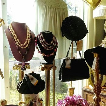 Les Muses Vintage - Used, Vintage & Consignment Near Me - Denton, Texas Les Muses Vintage - Used, Vintage & Consignment Near Me - Denton, Texas