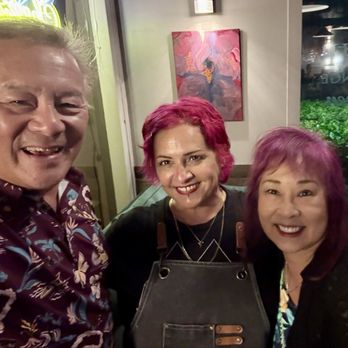 deVine Wine Lounge - Wine Bars Near Me - Kihei, Hawaii deVine Wine Lounge - Wine Bars Near Me - Kihei, Hawaii