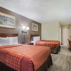 Americas Best Value Inn Tulsa West at I-44 - Double w Wood Floors