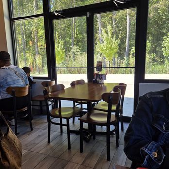 Buttermilk Biscuit - Dining Area - Breakfast & Brunch Near Me - Stonecrest, Georgia Buttermilk Biscuit - Dining Area - Breakfast & Brunch Near Me - Stonecrest, Georgia