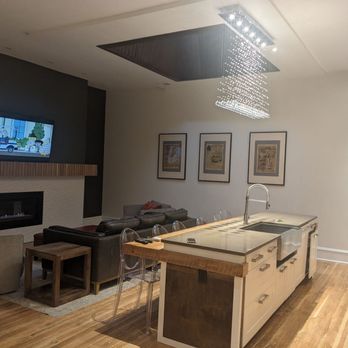 The Harkness Hotel - Beautiful kitchen and relaxing with a fireplace - Hotels Near Me - McCammon, Idaho The Harkness Hotel - Beautiful kitchen and relaxing with a fireplace - Hotels Near Me - McCammon, Idaho