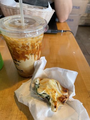 Cachito Coffee and Bakery | Lunch | Breakfast | Empanadas by null