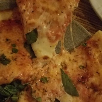 Honu Oceanside - Pizza and bruchetta - Seafood Near Me - Lahaina, Hawaii