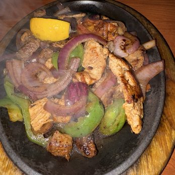 La Cucaracha Restaurante - Ashlita's Fajitas - Steak & Chicken - Mexican Near Me - Saint Paul, Minnesota La Cucaracha Restaurante - Ashlita's Fajitas - Steak & Chicken - Mexican Near Me - Saint Paul, Minnesota