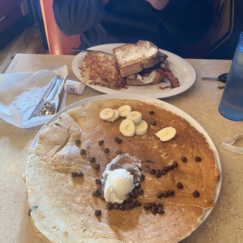 Billy Gail's - Famous pancake - American Near Me - Branson, Missouri Billy Gail's - Famous pancake - American Near Me - Branson, Missouri