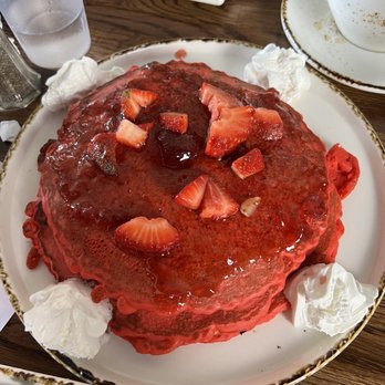 Madres Brunch - Strawberry Horchata Pancakes - Breakfast & Brunch Near Me - Bellflower, California
