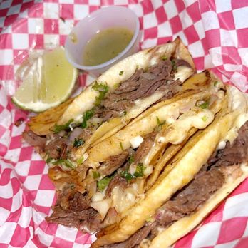 Al Chile - Quesibirra - Food Trucks Near Me - Cosby, Tennessee