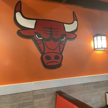 Chicago Express - Wall art inside-Da Bulls - Burgers Near Me - Smyrna, Tennessee