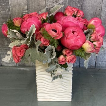 Diana's Flowers - Gorgeous arrangement! - Florists Near Me - Valley Village, California
