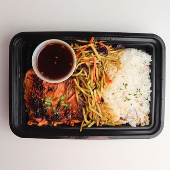 Meals by Mel - Honey-glazed salmon, carrot mix, white rice, with a side of sweet chili sauce - Food Delivery Services Near Me Meals by Mel - Honey-glazed salmon, carrot mix, white rice, with a side of sweet chili sauce - Food Delivery Services Near Me